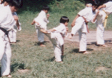 2002.8.24.`25.karate-gassyuku13.jpg (41315 oCg)