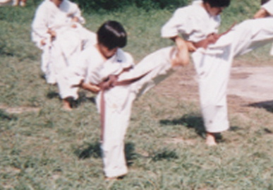 2002.8.24.`25.karate-gassyuku16.jpg (44305 oCg)