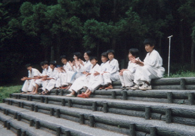 2002.8.24.`25.karate-gassyuku21.jpg (55356 oCg)