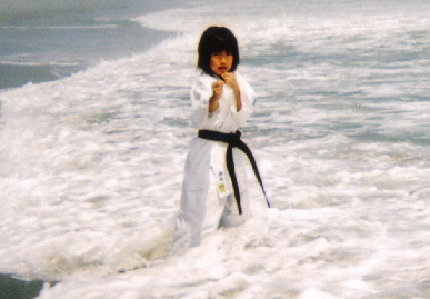2005.7.29.moe_karate1.jpg (47393 oCg)