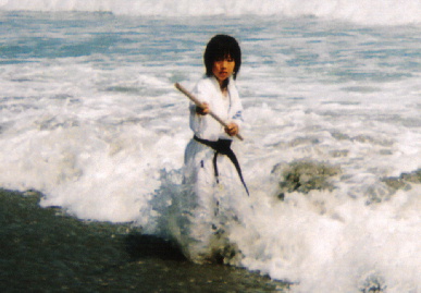 2005.7.29.moe_karate6.jpg (50856 oCg)