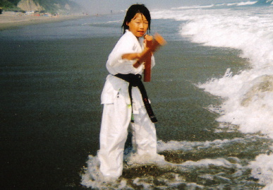 2005.7.30.moe_karate12.jpg (56076 oCg)