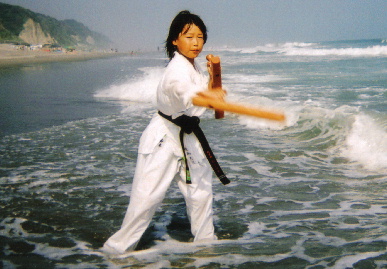 2005.7.30.moe_karate13.jpg (64636 oCg)