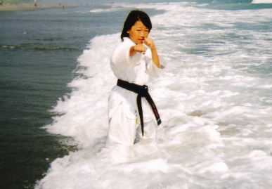 2005.7.30.moe_karate3.jpg (51193 oCg)