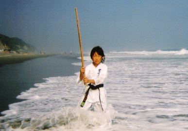 2005.7.30.moe_karate8.jpg (50625 oCg)
