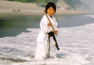 2005.7.30.moe_karate9.jpg (46556 oCg)