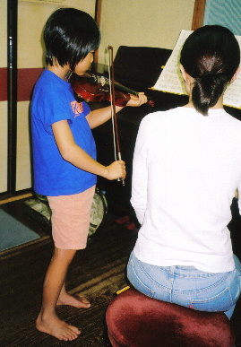 2005.8.22.violin4.jpg (60250 oCg)