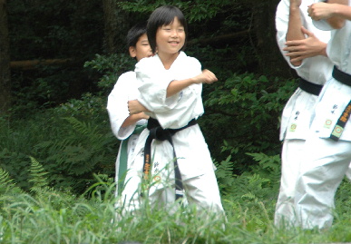 2005.8.28.karate_gassyuku18.jpg (62708 oCg)