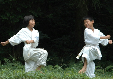 2005.8.28.karate_gassyuku25.jpg (50800 oCg)