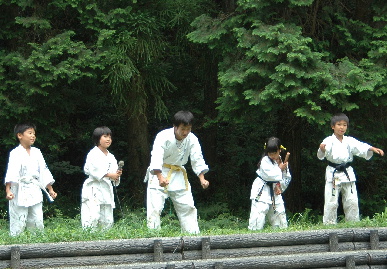 2005.8.28.karate_gassyuku27.jpg (77407 oCg)