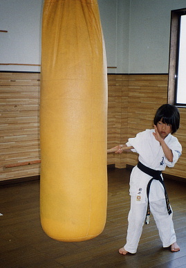 2003.6.8.karate12.jpg (48337 oCg)