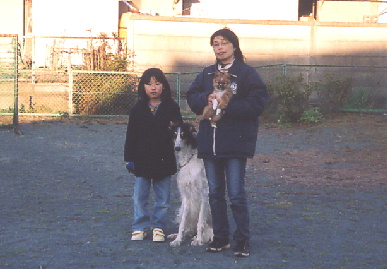 2004.2.15.tanuki&mio6.jpg (55861 oCg)