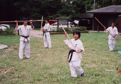 2004.8.21.karate_.gassyuku12.jpg (86189 oCg)