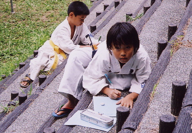 2004.8.21.karate_.gassyuku5.jpg (91842 oCg)