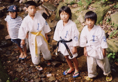 2004.8.22.karate_.gassyuku7.jpg (76581 oCg)