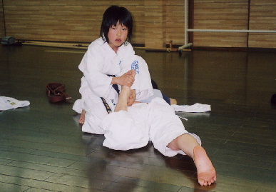 2005.3.18.moe_karate_izyutsu2.jpg (50111 oCg)