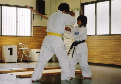 2005.6.18.karate_moe1.jpg (57730 oCg)
