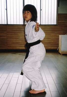 2005.6.26.moe_karate3.jpg (53550 oCg)