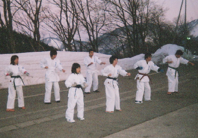 2006.2.21.karate10.jpg (75279 oCg)